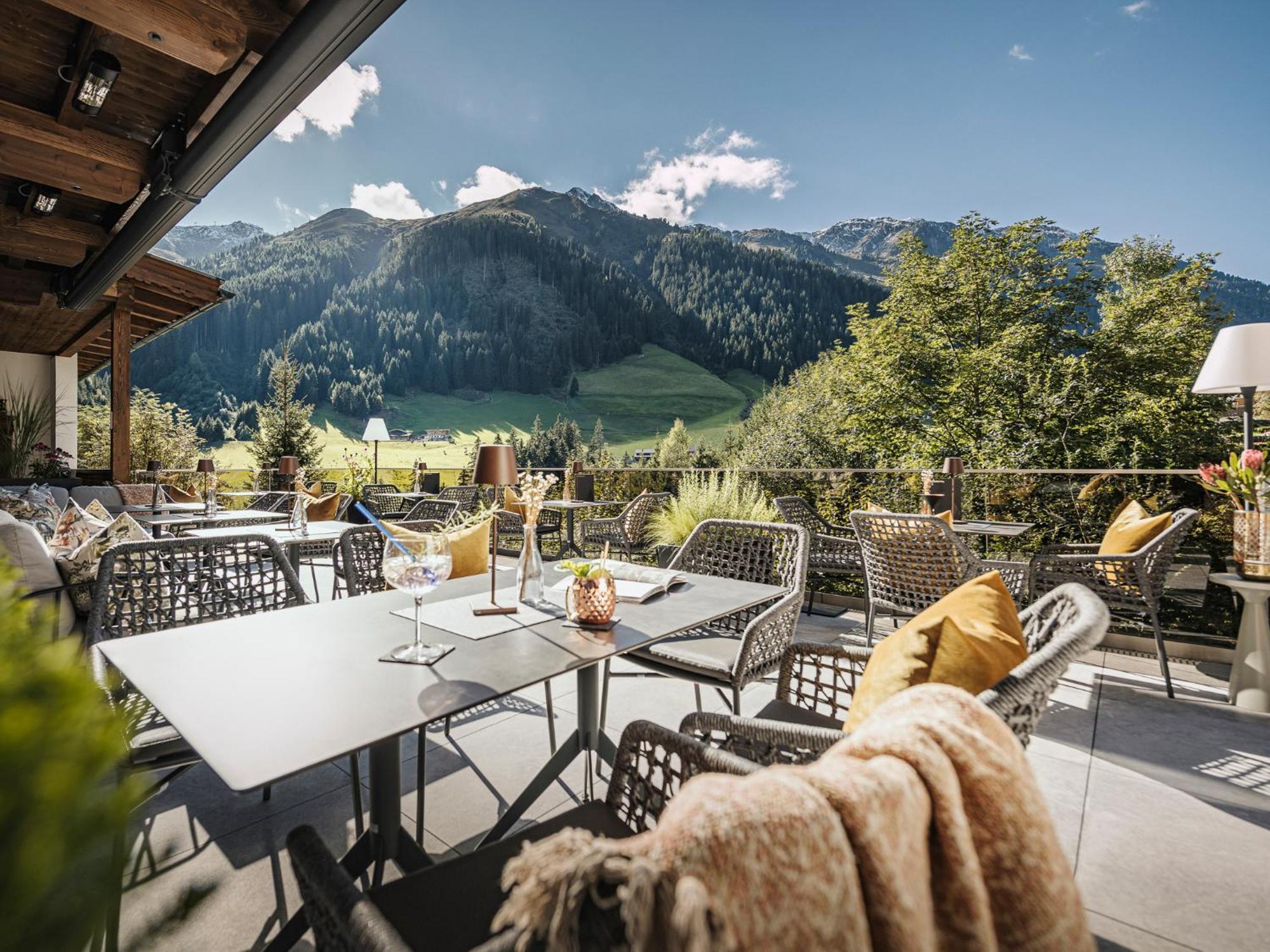 Hotel Bergkristall Zillertal - Adults Only 14 Years Plus Hippach Kültér fotó